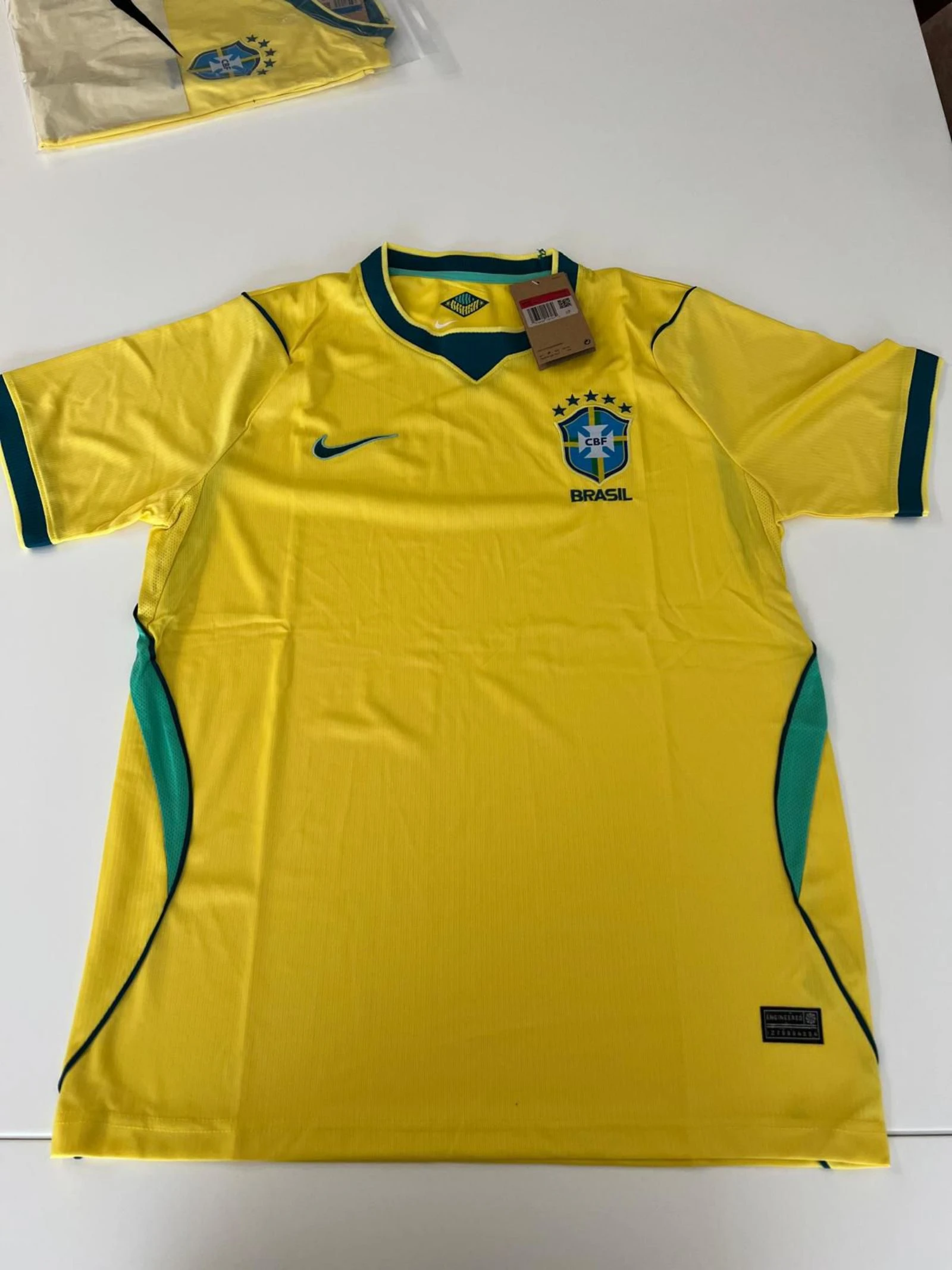 Camisola da seleção do Brasil - tam: L